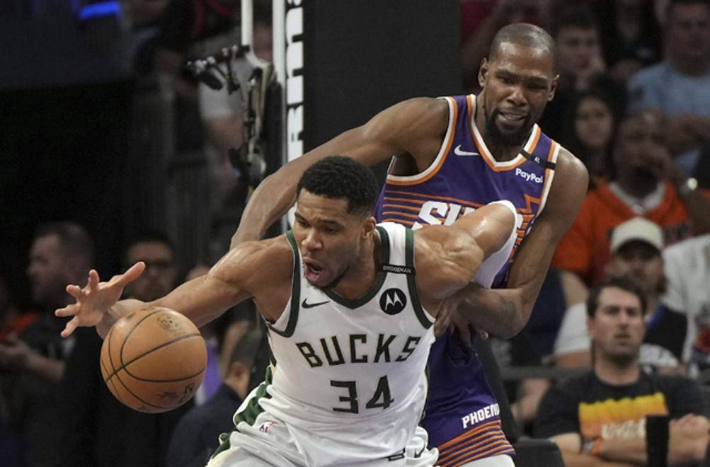 开云官方网站在线登陆-雄鹿球星三分绝杀，全场观众热烈欢呼，是一功能成为.-开云官方网站在线登陆